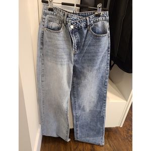 Assymetrical Jeans